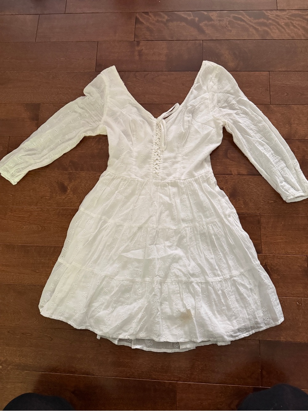 Hollister Size XS White Eyelet 3/4 Sleeve V-Neck Dress